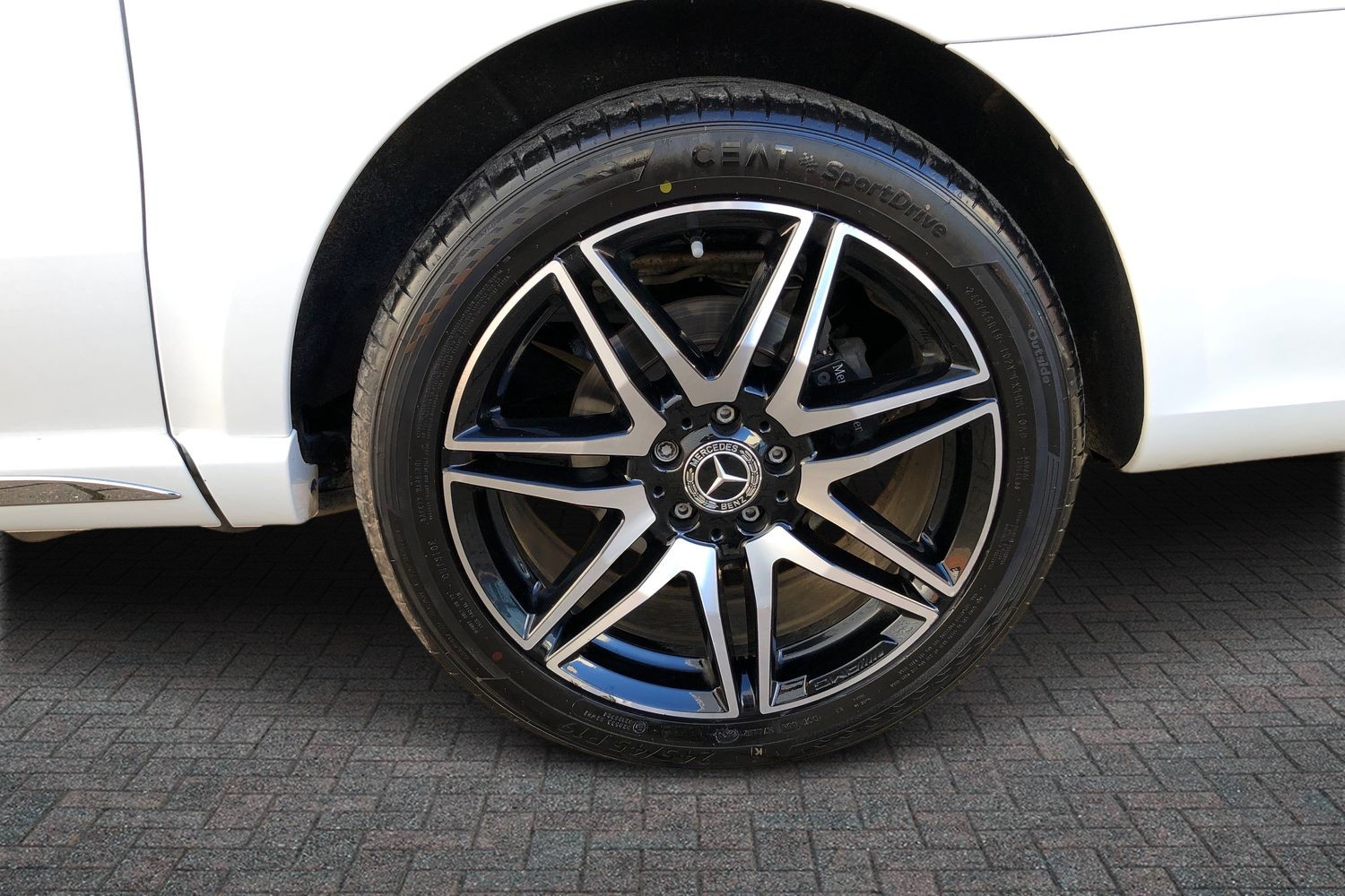 Used Mercedes-Benz V-Class 2023 for sale - 76800633: Photo 6