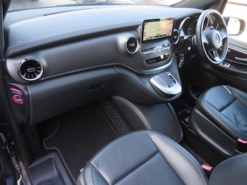 Used Mercedes-Benz V-Class 2023 for sale - 75340728: Photo
