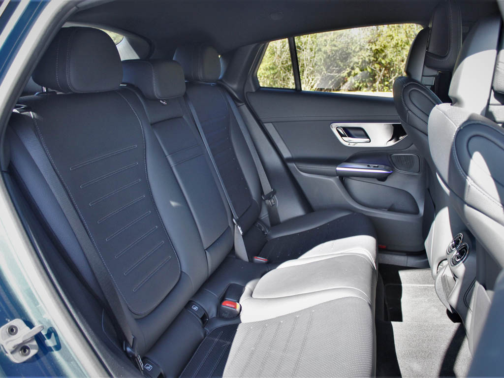 Used Mercedes-Benz GLC 2024 for sale - 76800750: Photo 8