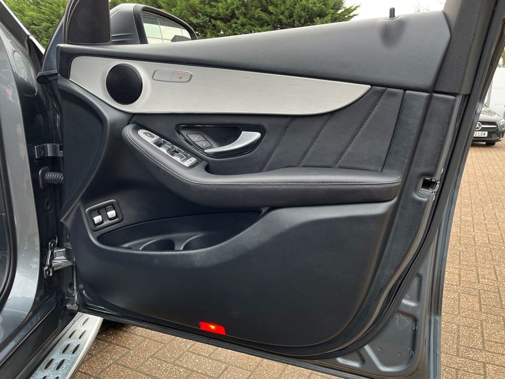 Used Mercedes-Benz GLC 2020 for sale - 76716770: Photo 33