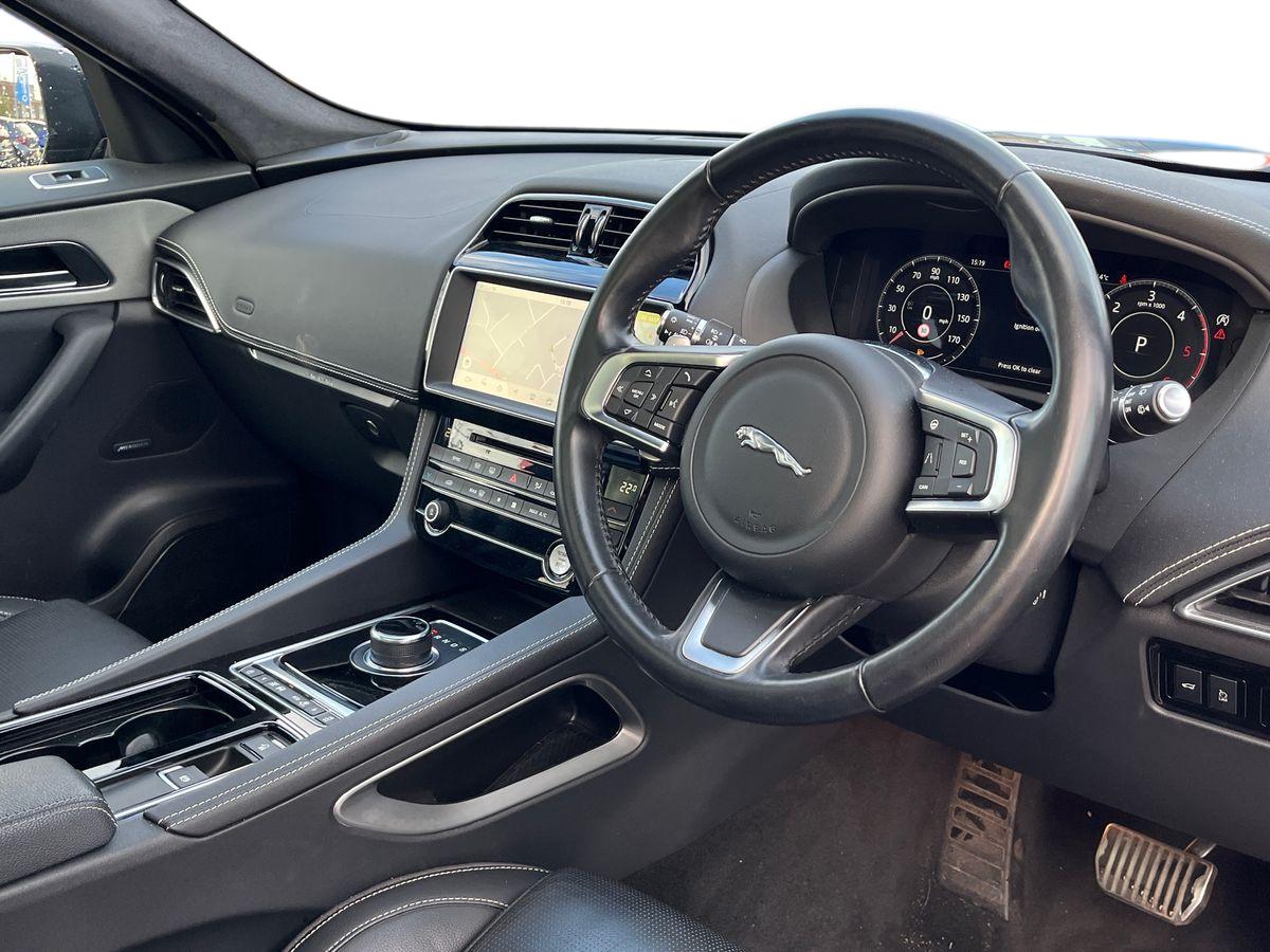 Used Jaguar F-Pace 2019 for sale - 76245906: Photo 5