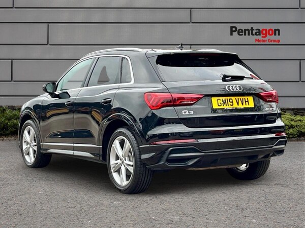 Used Audi Q3 2019 for sale - 76120000: Photo 2