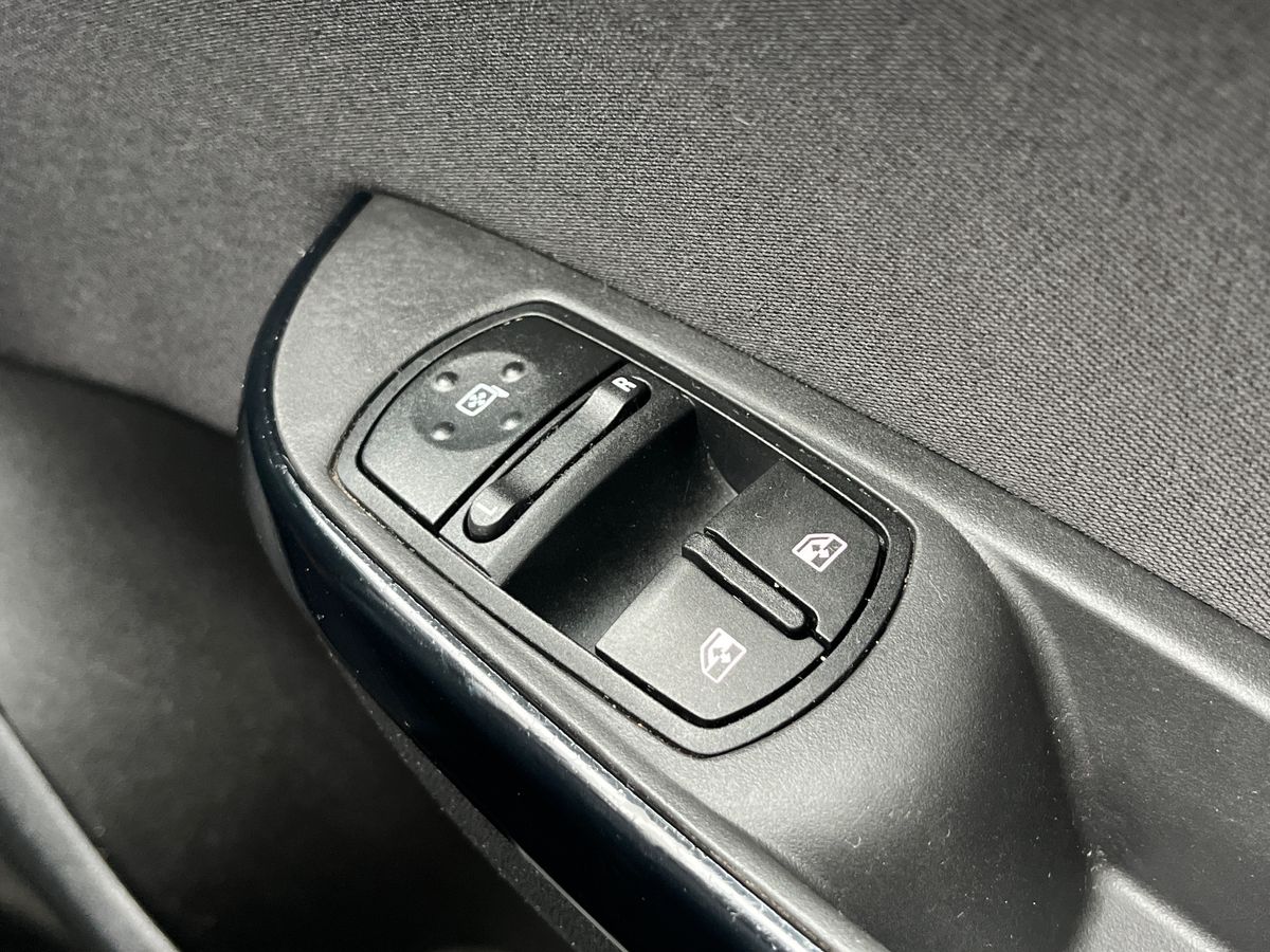 Used Vauxhall Corsa 2017 for sale - 76627701: Photo 26