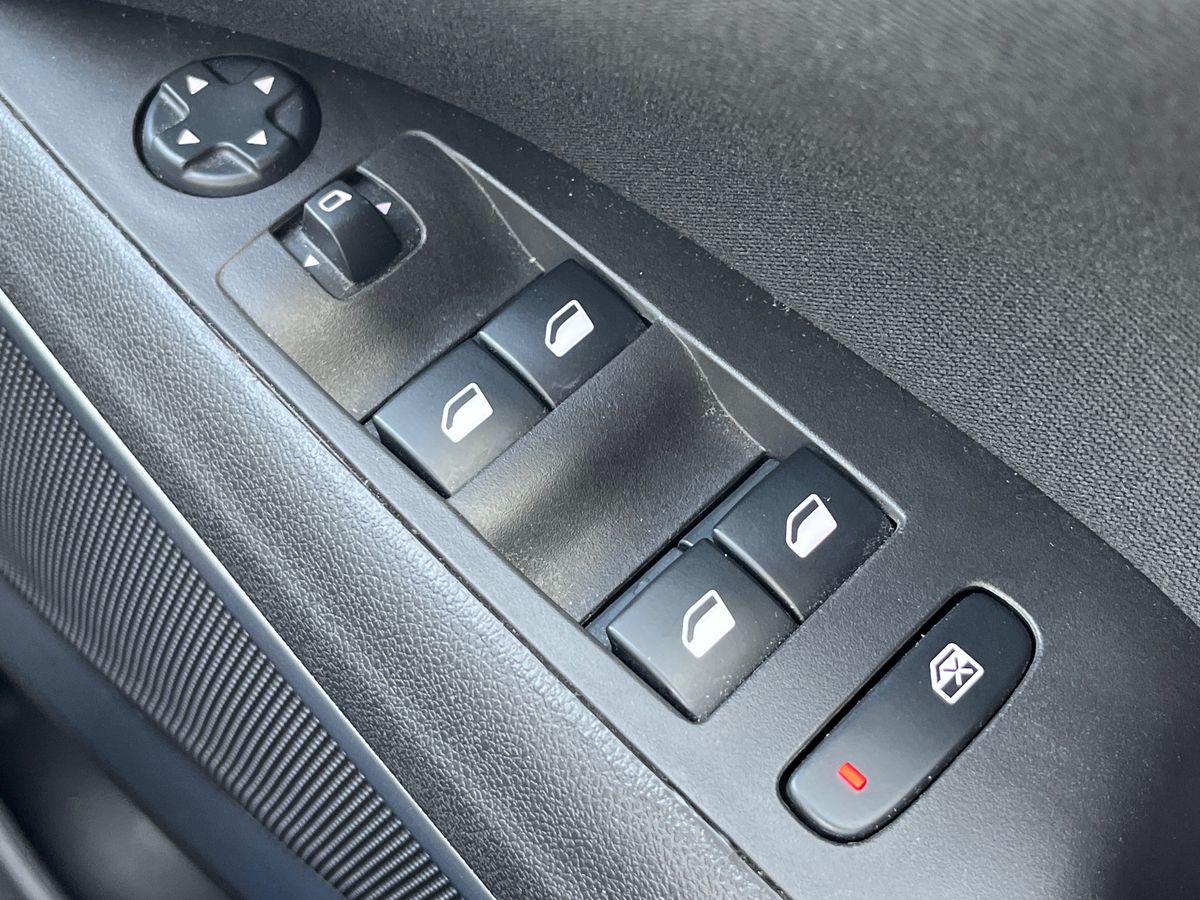 Used Vauxhall Crossland X 2018 for sale - 75902928: Photo 27