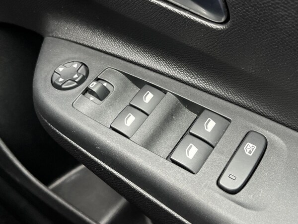 Used Vauxhall Corsa 2023 for sale - 76262570: Photo 30
