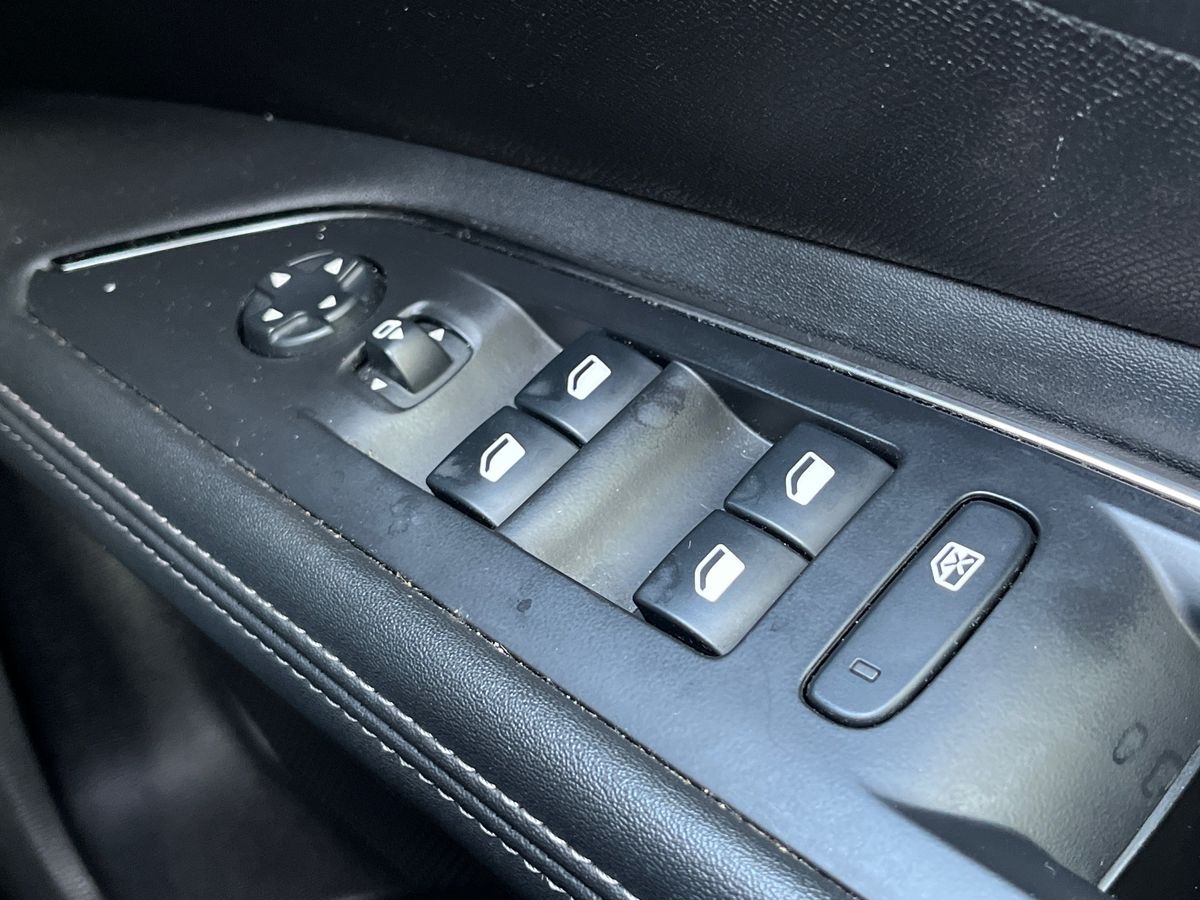 Used Peugeot 5008 2020 for sale - 76836870: Photo 32