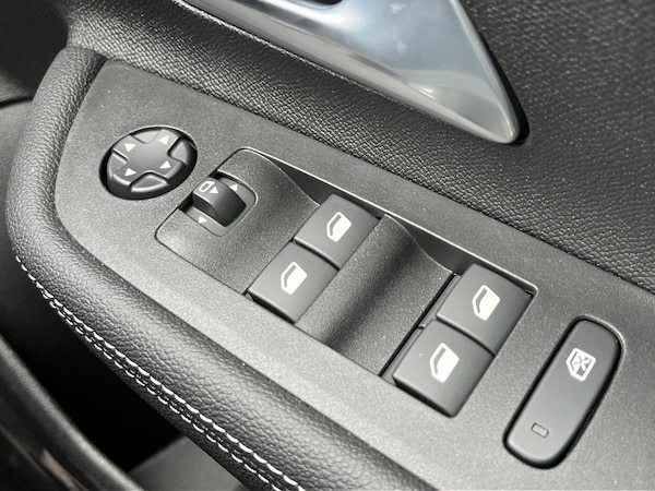 Used Vauxhall Mokka Electric 2024 for sale - 75480399: Photo 29