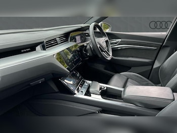 Used Audi e-tron 2020 for sale - 76028161: Photo 2