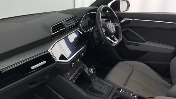 Used Audi Q3 2021 for sale - 75655931: Photo 2