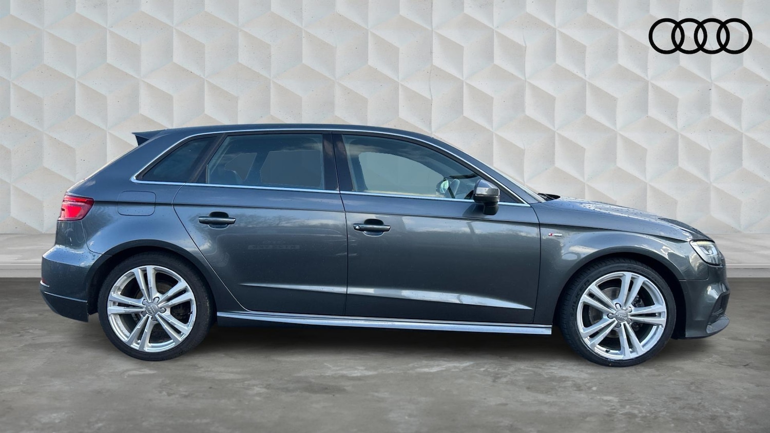 Used Audi A3 2018 for sale - 77650359: Photo 4