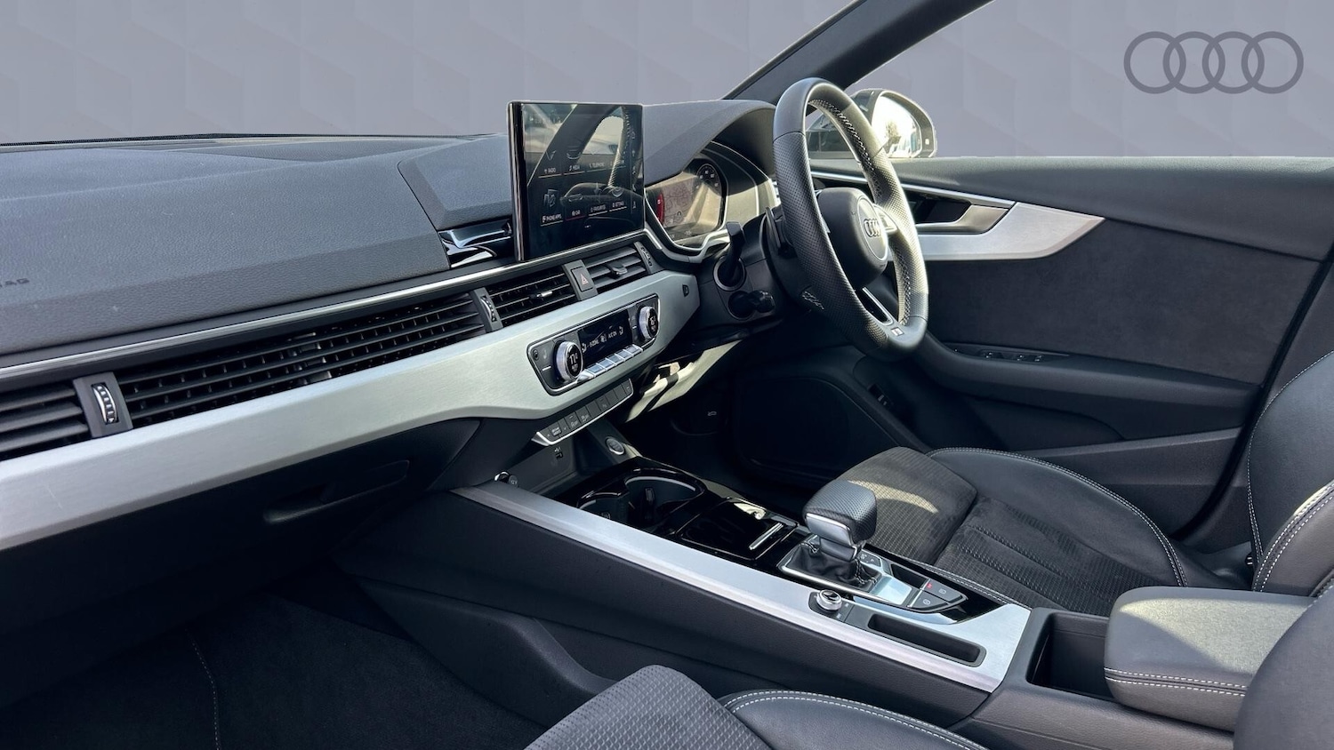 Used Audi A4 2021 for sale - 77676463: Photo 2