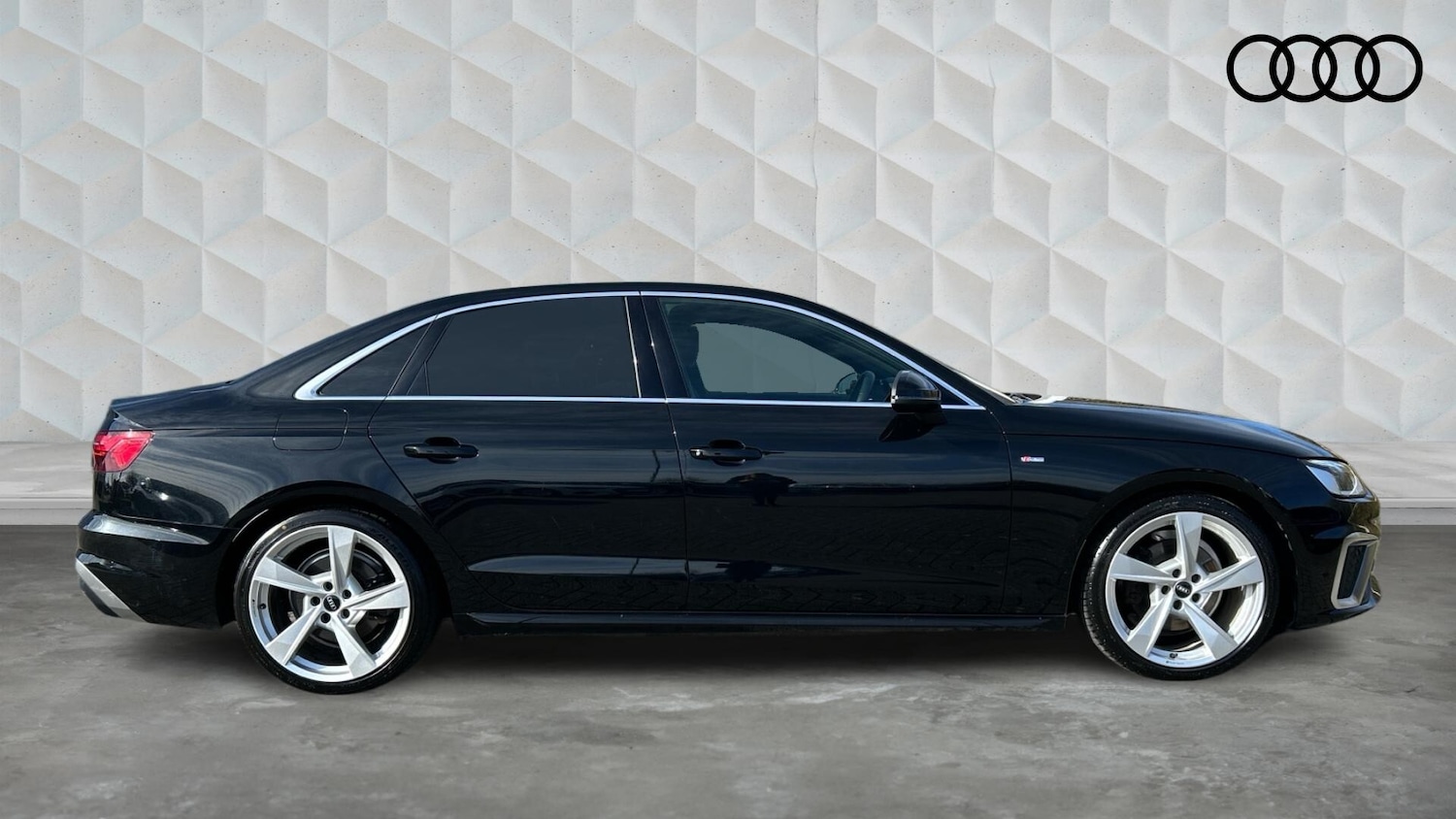 Used Audi A4 2021 for sale - 77676463: Photo 4