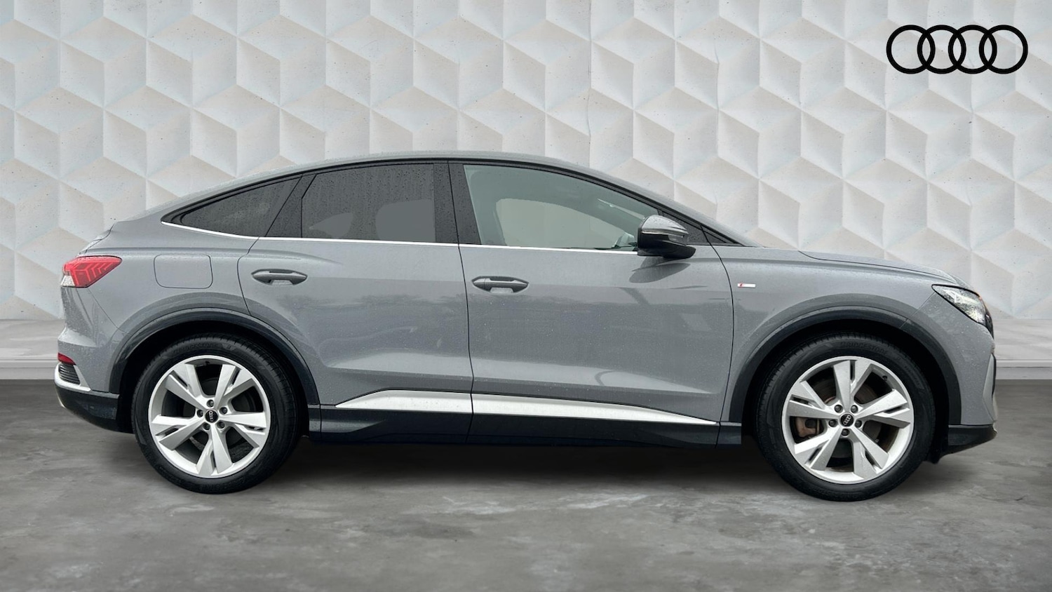 Used Audi Q4 e-tron 2022 for sale - 77603114: Photo 4