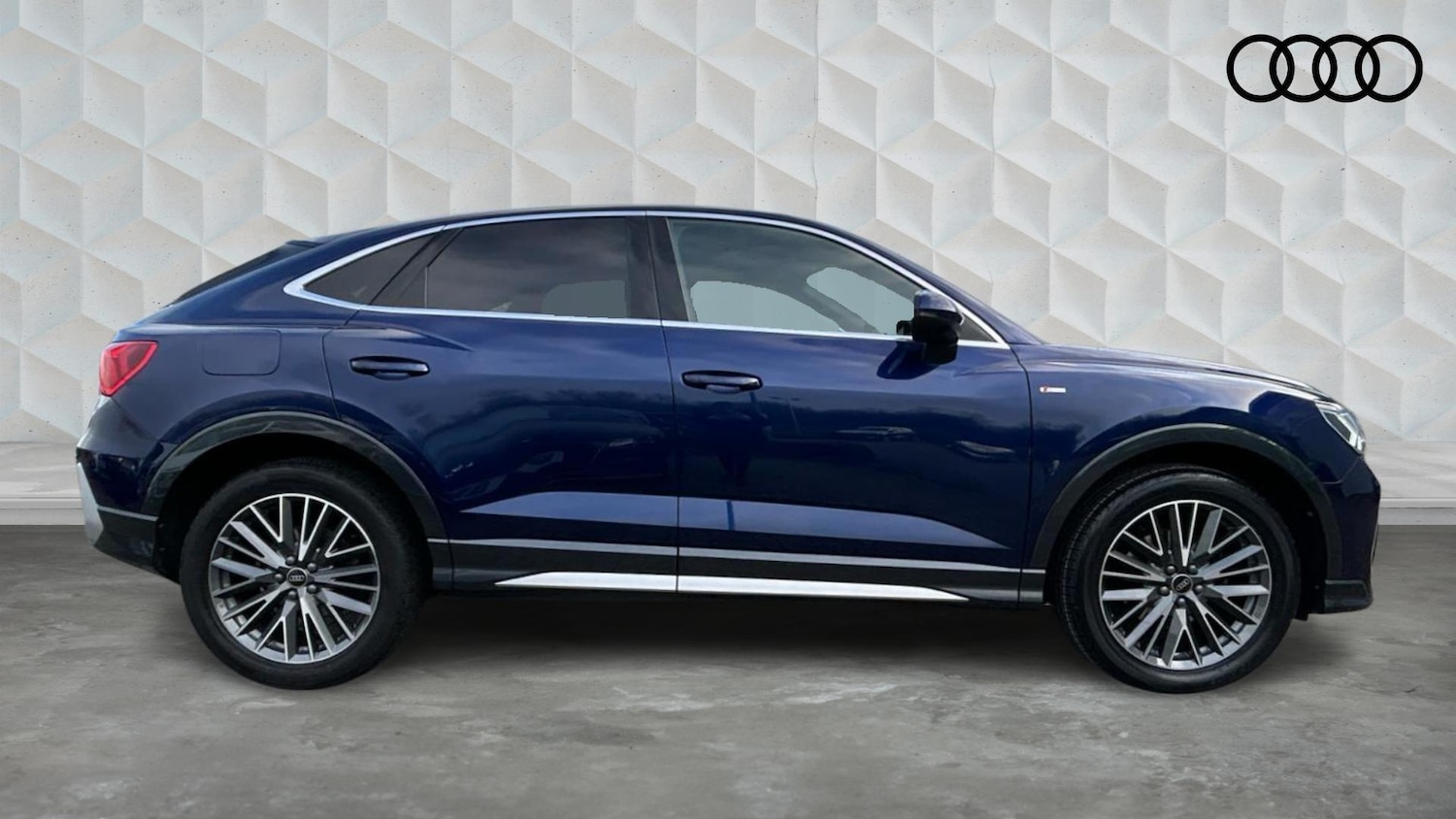 Used Audi Q3 2024 for sale - 77792967: Photo 4