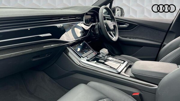 Used Audi SQ7 2025 for sale - 75561396: Photo 2