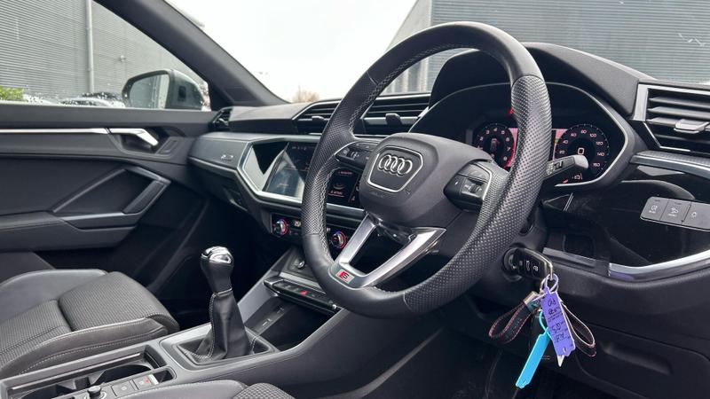 Used Audi Q3 2020 for sale - 76738851: Photo 15