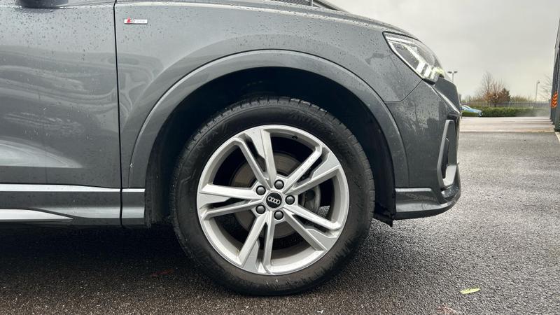 Used Audi Q3 2020 for sale - 76738851: Photo 5