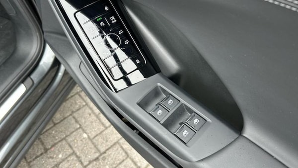 Used Audi Q6 e-tron 2025 for sale - 75337947: Photo 16