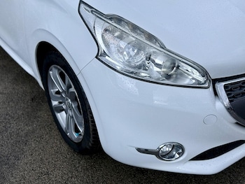 Used Peugeot 208 2013 for sale - 76423707: Photo