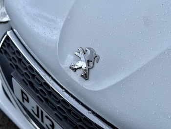 Used Peugeot 208 2013 for sale - 76423707: Photo