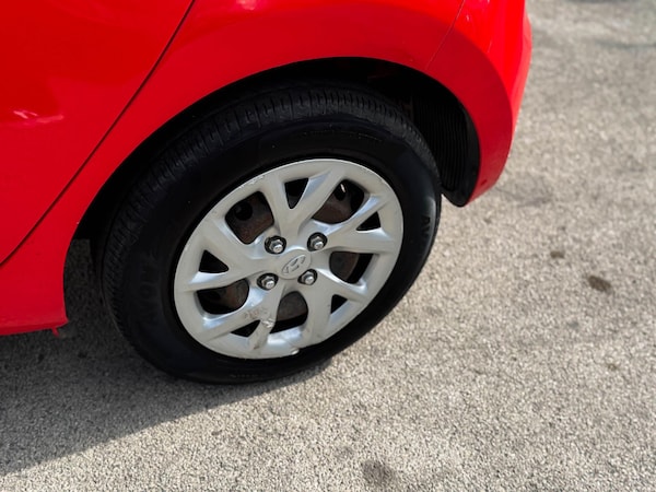 Used Hyundai i10 2019 for sale - 75291952: Photo 36