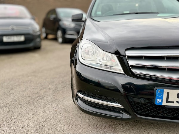 Used Mercedes-Benz C-Class 2012 for sale - 76179459: Photo 2