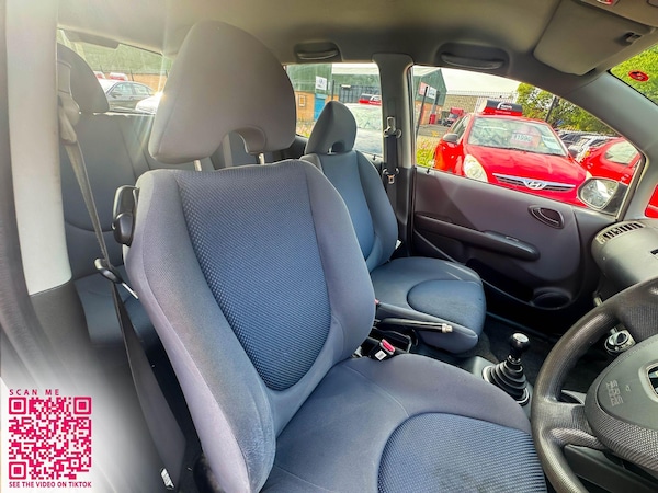 Used Honda Jazz 2004 for sale - 76251073: Photo 15