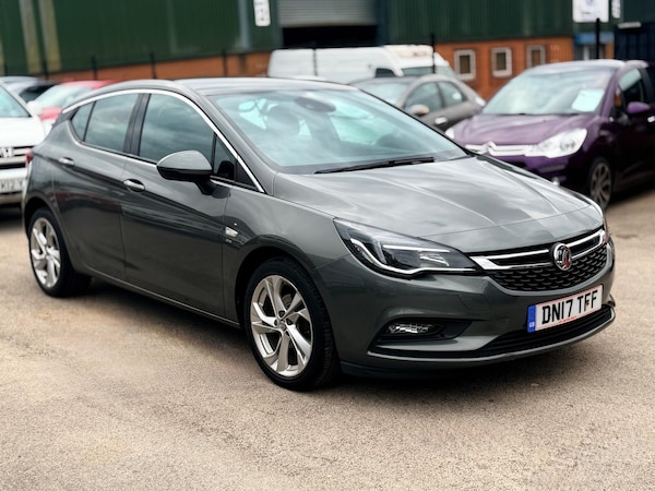 Used Vauxhall Astra 2017 for sale - 76060245: Photo 1