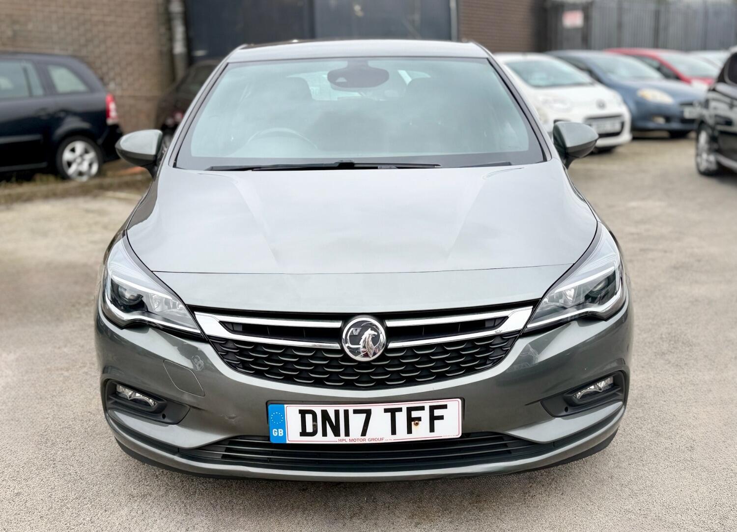 Used Vauxhall Astra 2017 for sale - 76060245: Photo 2