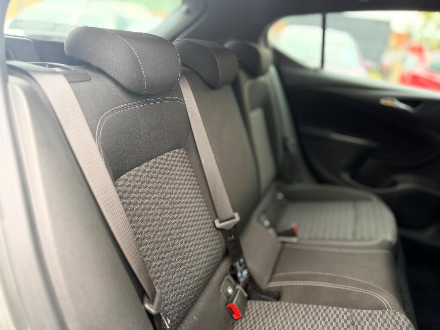 Used Vauxhall Astra 2017 for sale - 76060245: Photo 21