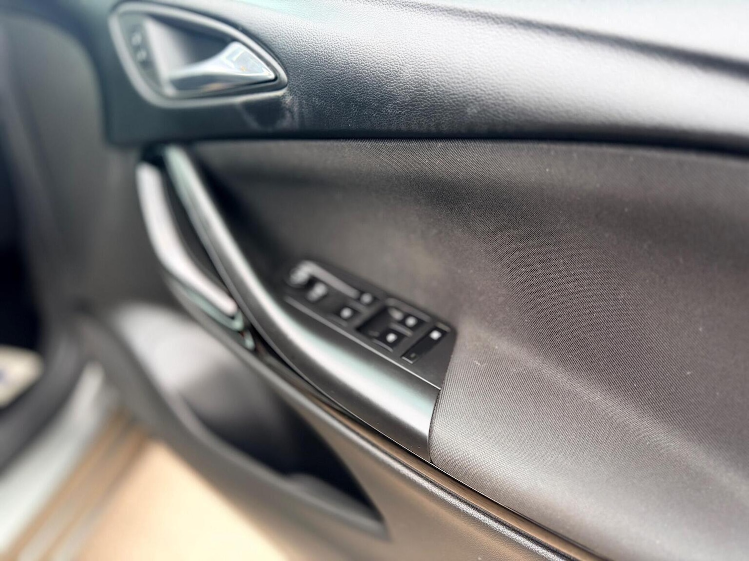 Used Vauxhall Astra 2017 for sale - 76060245: Photo 25