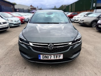 Used Vauxhall Astra 2017 for sale - 76060245: Photo 2