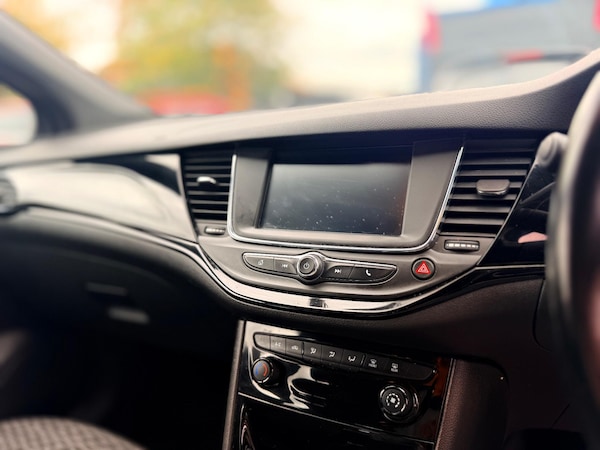 Used Vauxhall Astra 2017 for sale - 76060245: Photo 37
