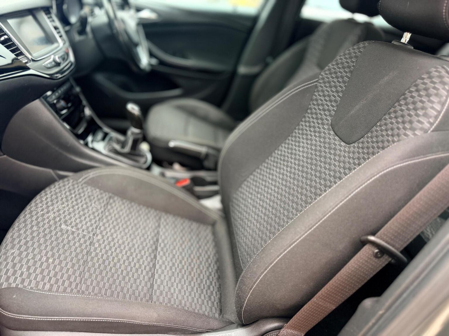 Used Vauxhall Astra 2017 for sale - 76060245: Photo 44