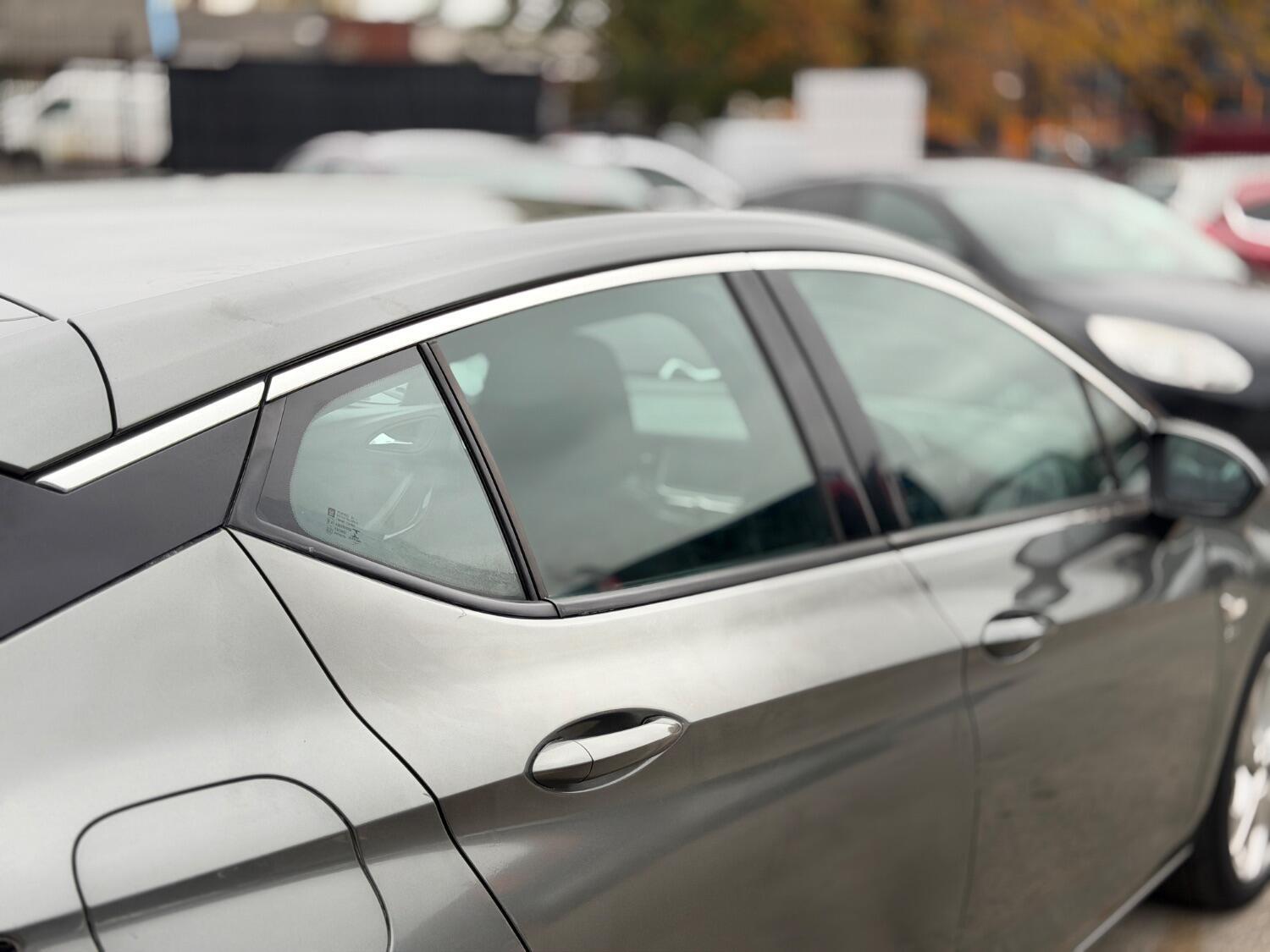 Used Vauxhall Astra 2017 for sale - 76060245: Photo 92