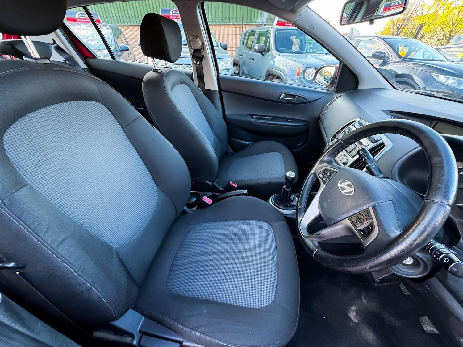 Used Hyundai i20 2013 for sale - 76976766: Photo 11