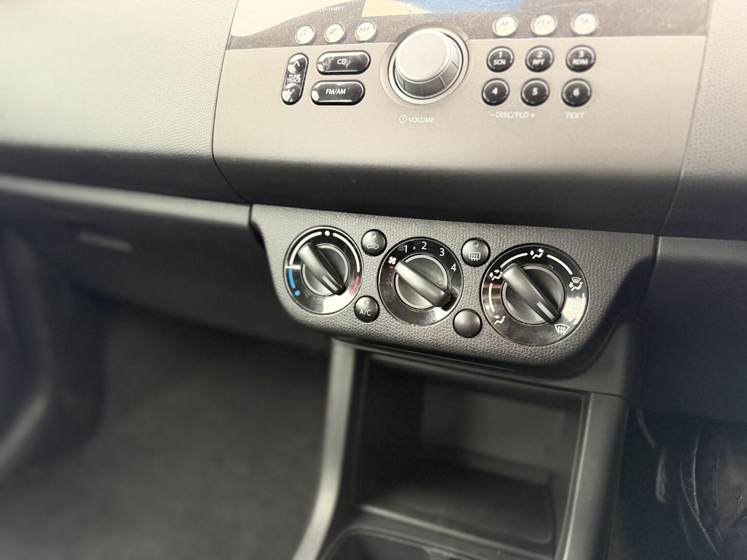 Used Suzuki Swift 2009 for sale - 77066463: Photo 40