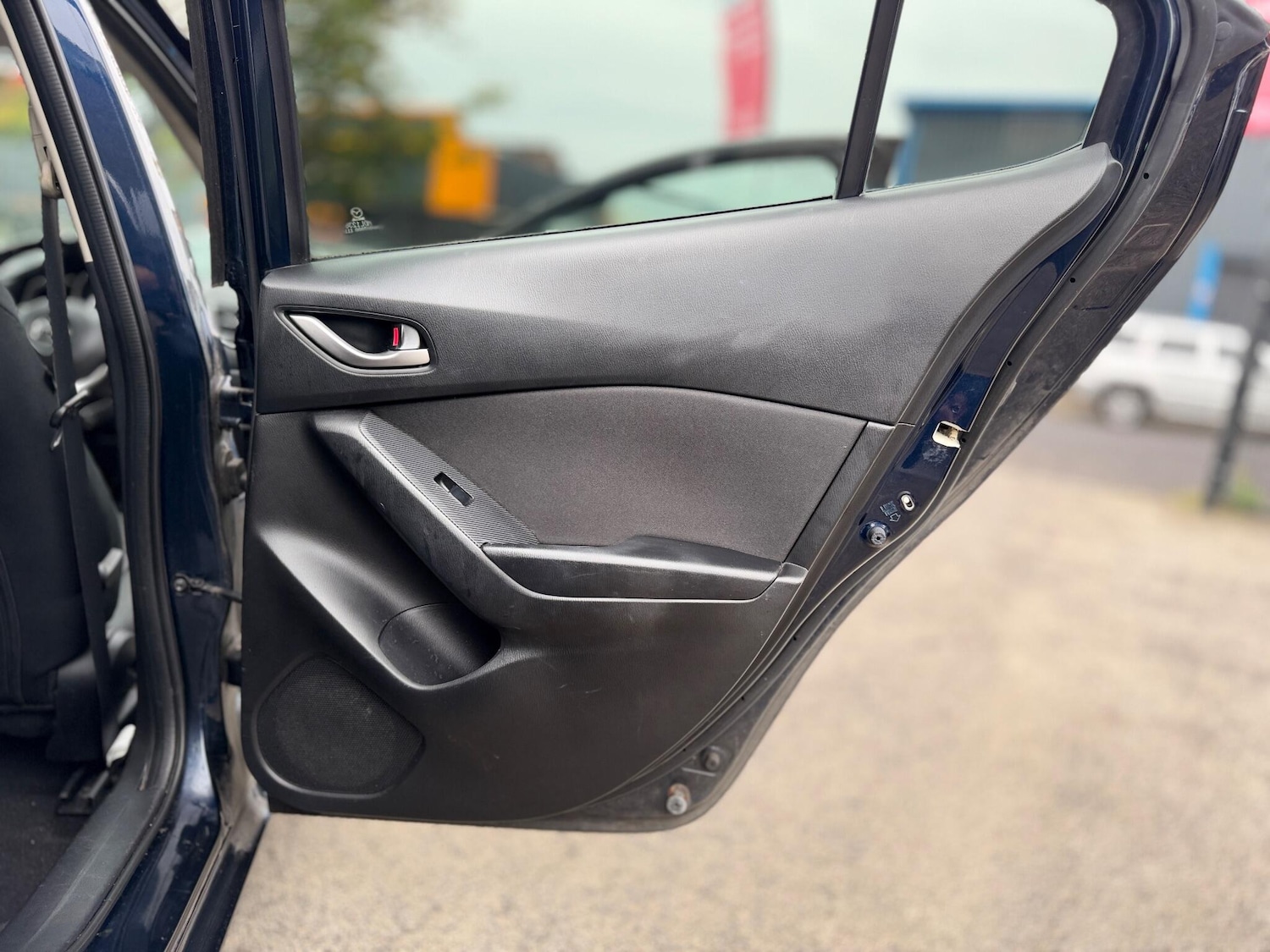 Used Mazda Mazda3 2015 for sale - 76138217: Photo 25