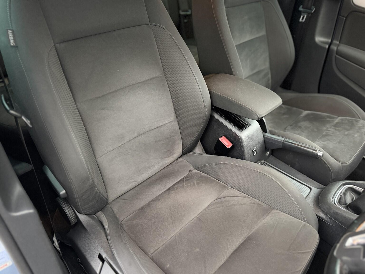 Used Volkswagen Golf 2010 for sale - 77386403: Photo 31