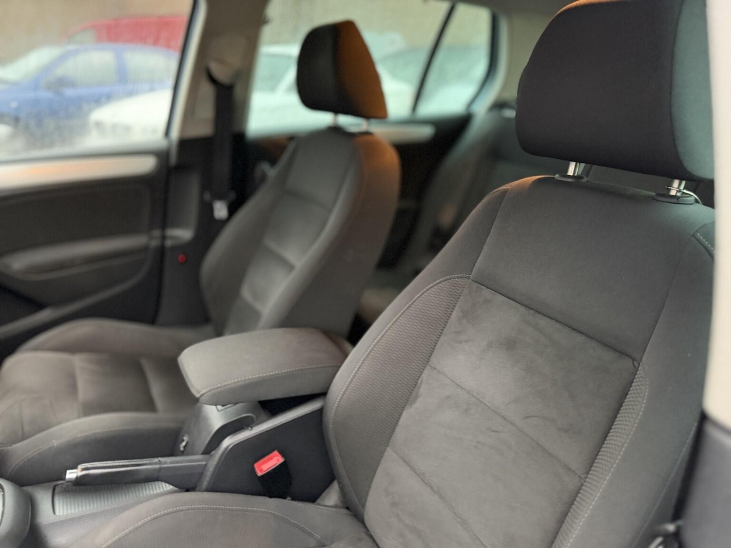 Used Volkswagen Golf 2010 for sale - 77386403: Photo 33