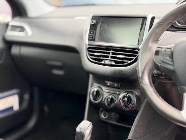 Used Peugeot 208 2015 for sale - 76137889: Photo 10