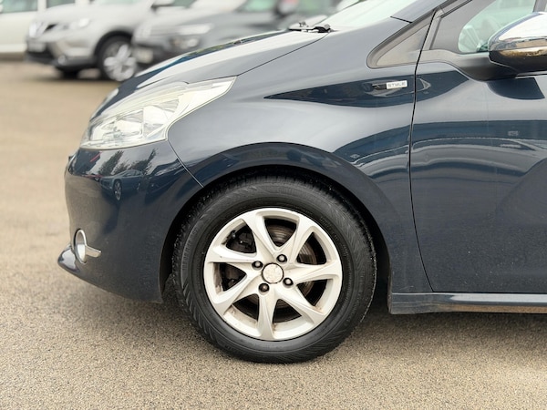 Used Peugeot 208 2015 for sale - 76137889: Photo 14
