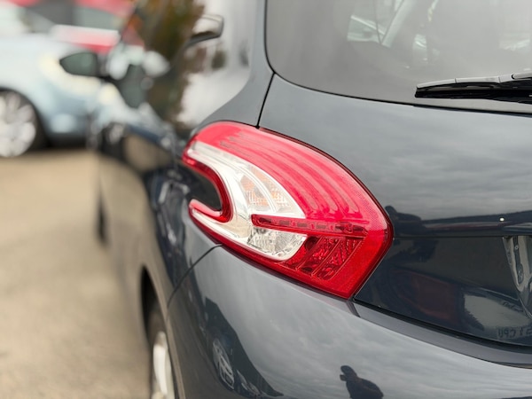 Used Peugeot 208 2015 for sale - 76137889: Photo 23