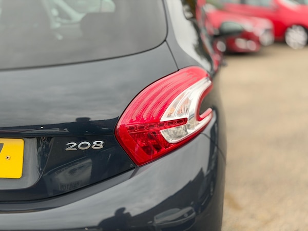 Used Peugeot 208 2015 for sale - 76137889: Photo 25