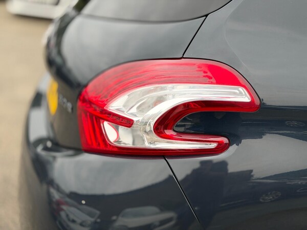 Used Peugeot 208 2015 for sale - 76137889: Photo 27