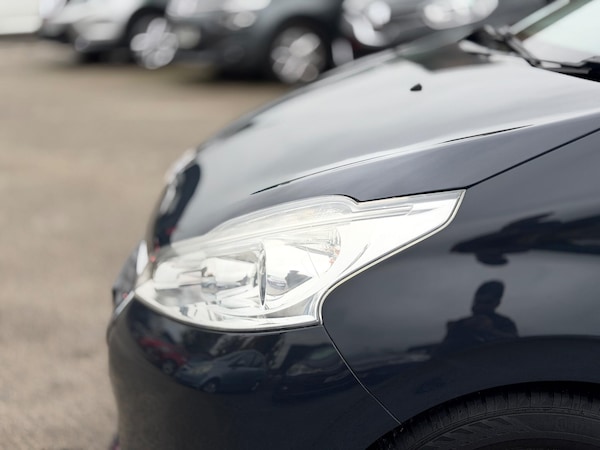 Used Peugeot 208 2015 for sale - 76137889: Photo 34