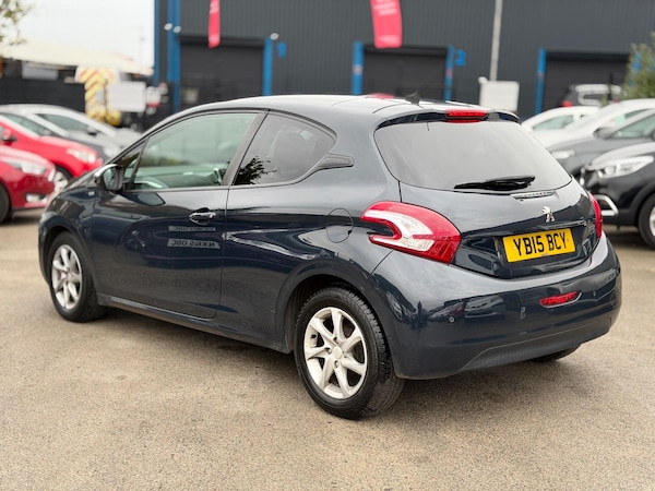 Used Peugeot 208 2015 for sale - 76137889: Photo 4