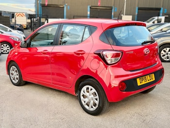 Used Hyundai i10 2019 for sale - 76549285: Photo