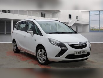 (15) - 1.8 16V Exclusiv 5-Door