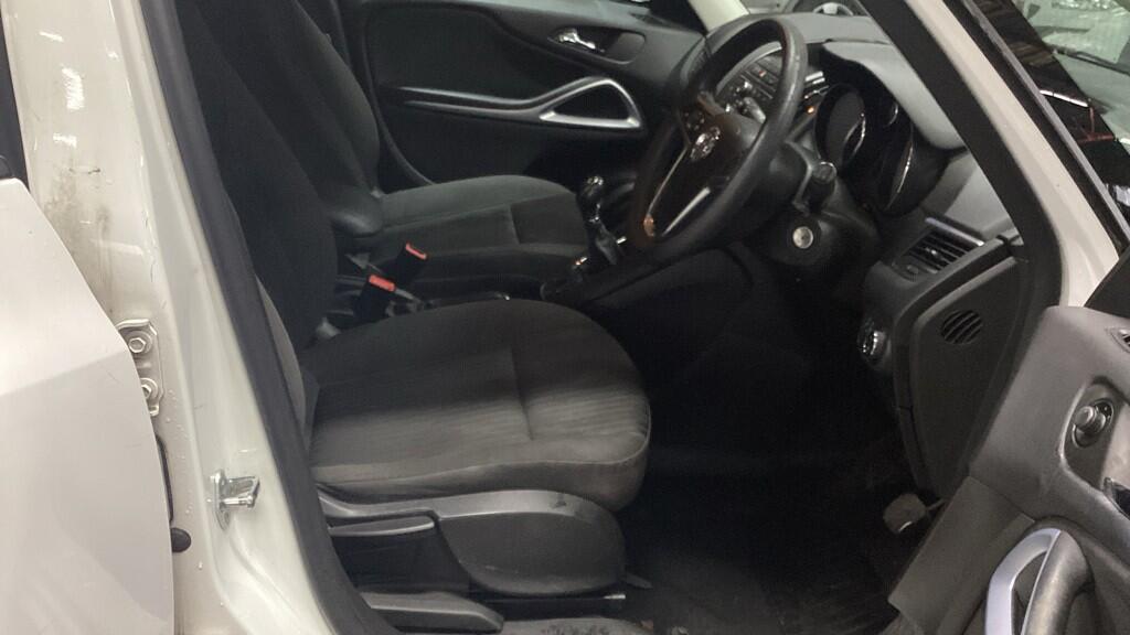 Used Vauxhall Zafira 2015 for sale - 77066751: Photo 5